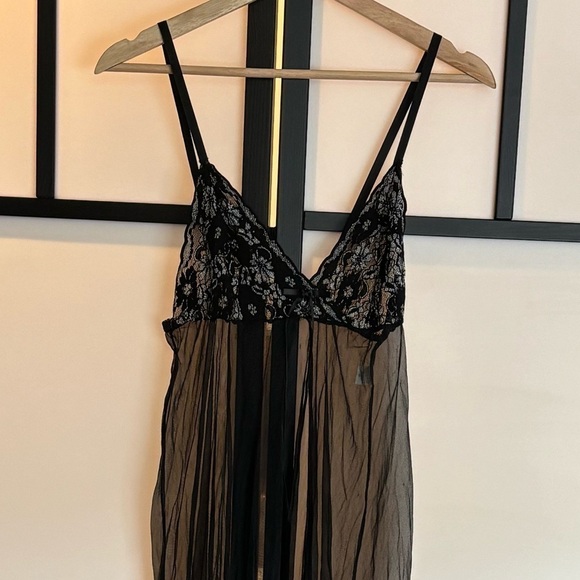 Vintage Made In USA nylon Lingerie slip. Size medium - Picture 4 of 12